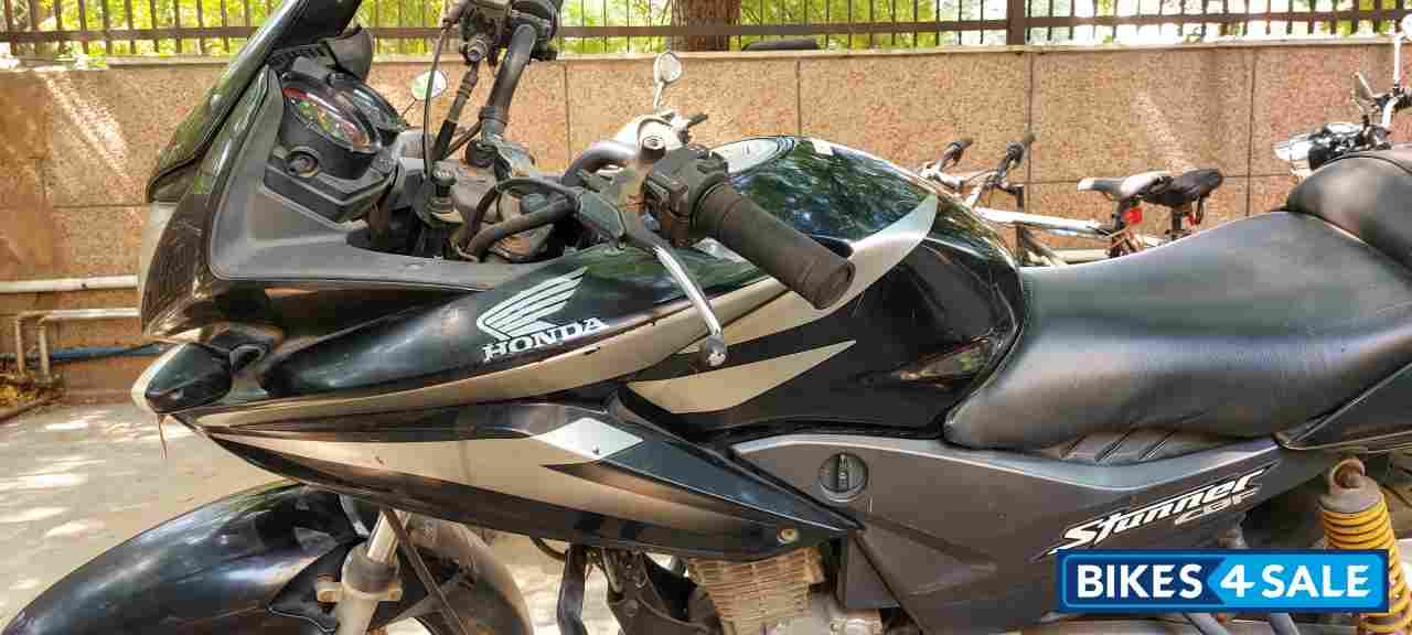 Black Honda CBF Stunner