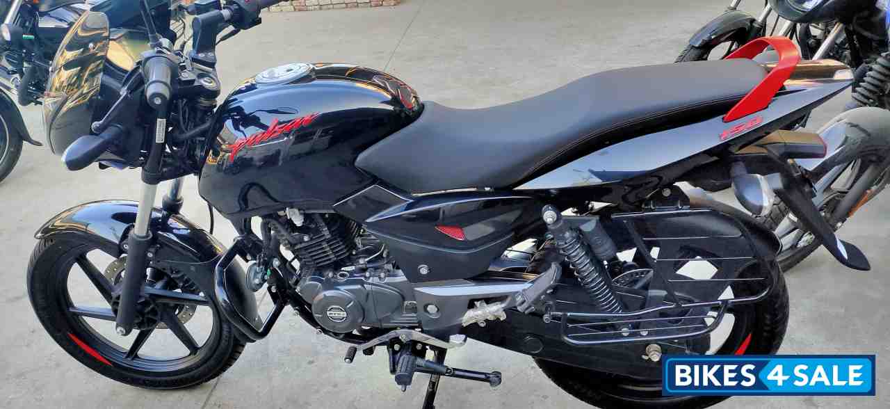 Used 2019 model Bajaj Pulsar 150 Neon for sale in Vadodara. ID 288668 -  Bikes4Sale