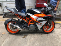 Ebony Black KTM RC 390