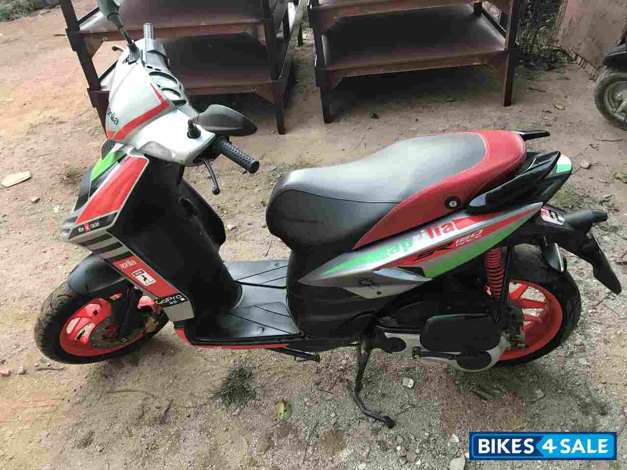 Silver Aprilia SR 150 Race