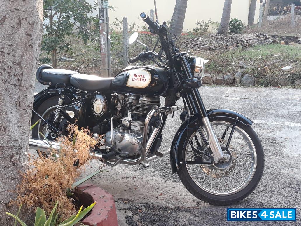 Black Royal Enfield Classic 350