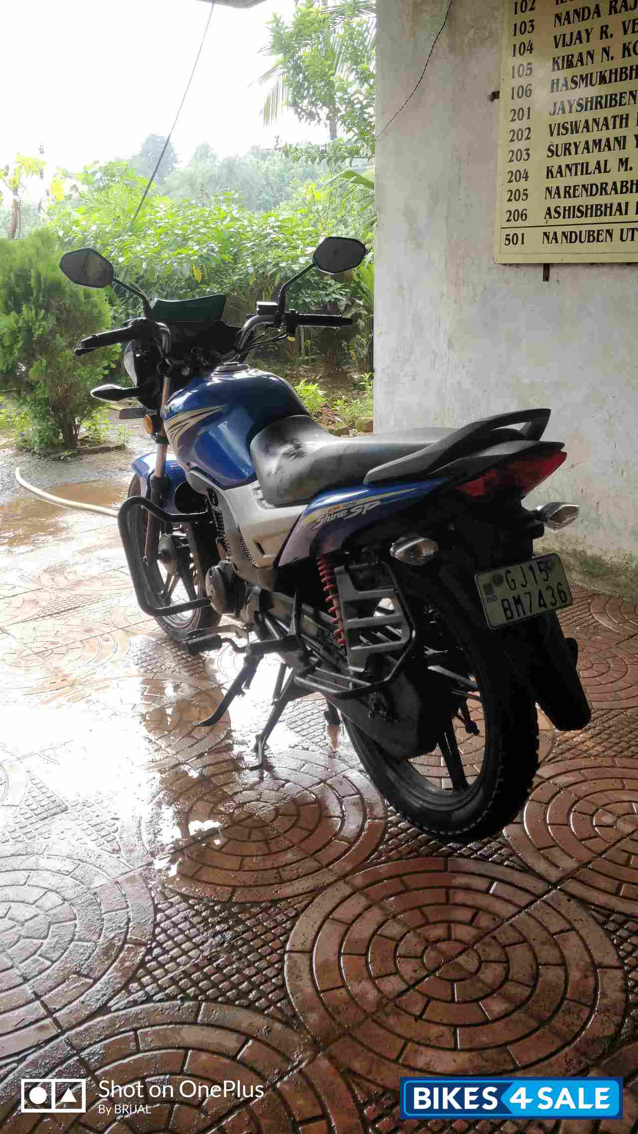 Blue Honda CB Shine SP