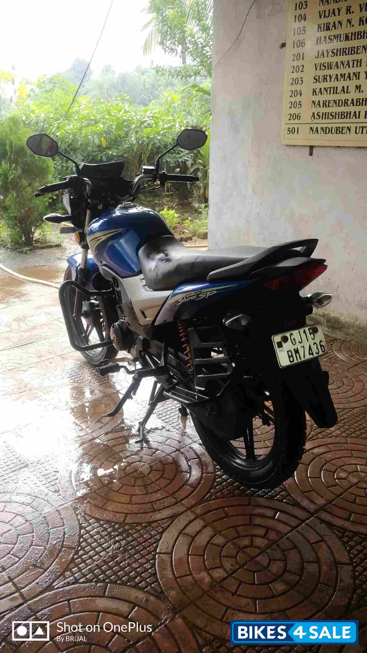 Blue Honda CB Shine SP