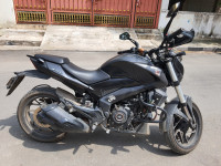 Black Bajaj Dominar 400 Disc