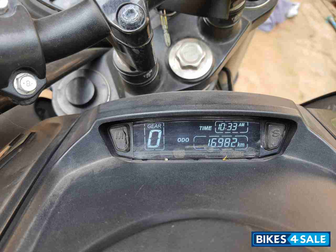 Black Bajaj Dominar 400 Disc