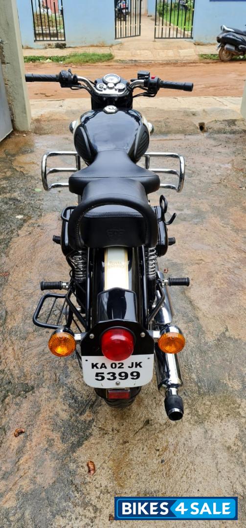 Black Royal Enfield Classic 500