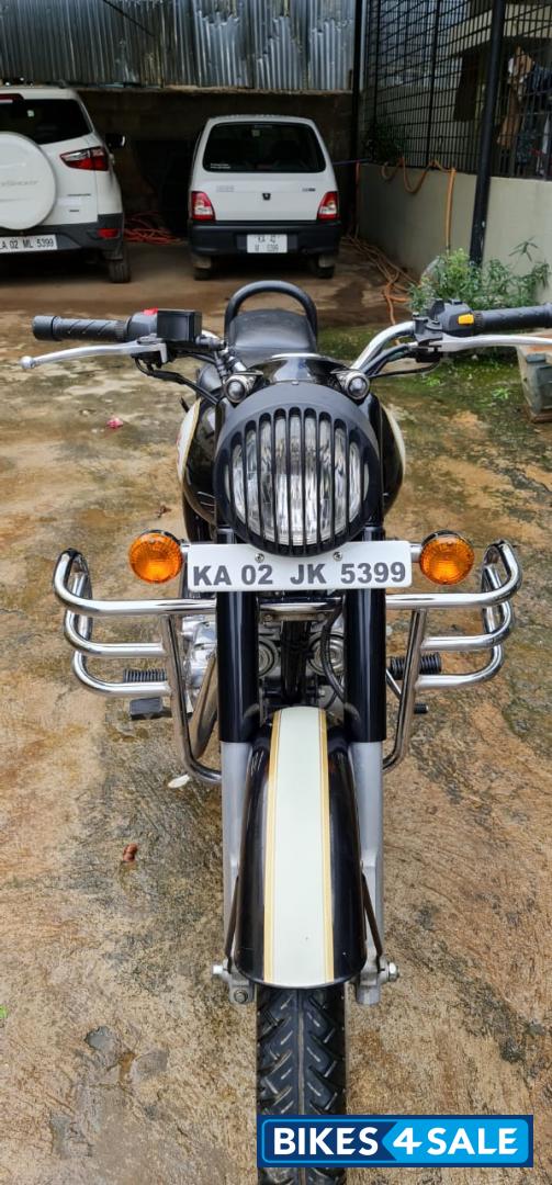 Black Royal Enfield Classic 500