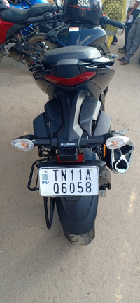 Black Suzuki Gixxer SF