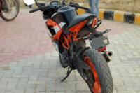 Black KTM RC 390