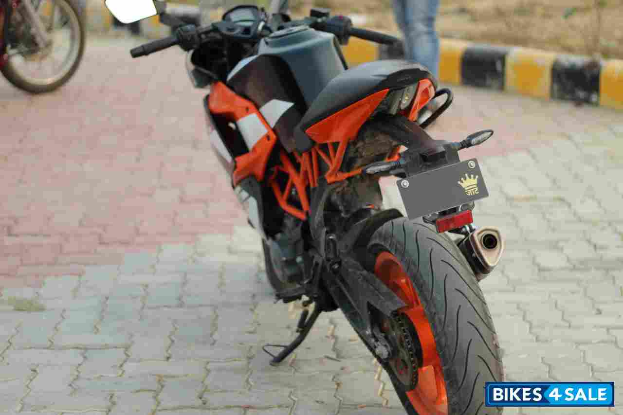 Black KTM RC 390 Black KTM RC 390