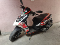 White Aprilia SR 150