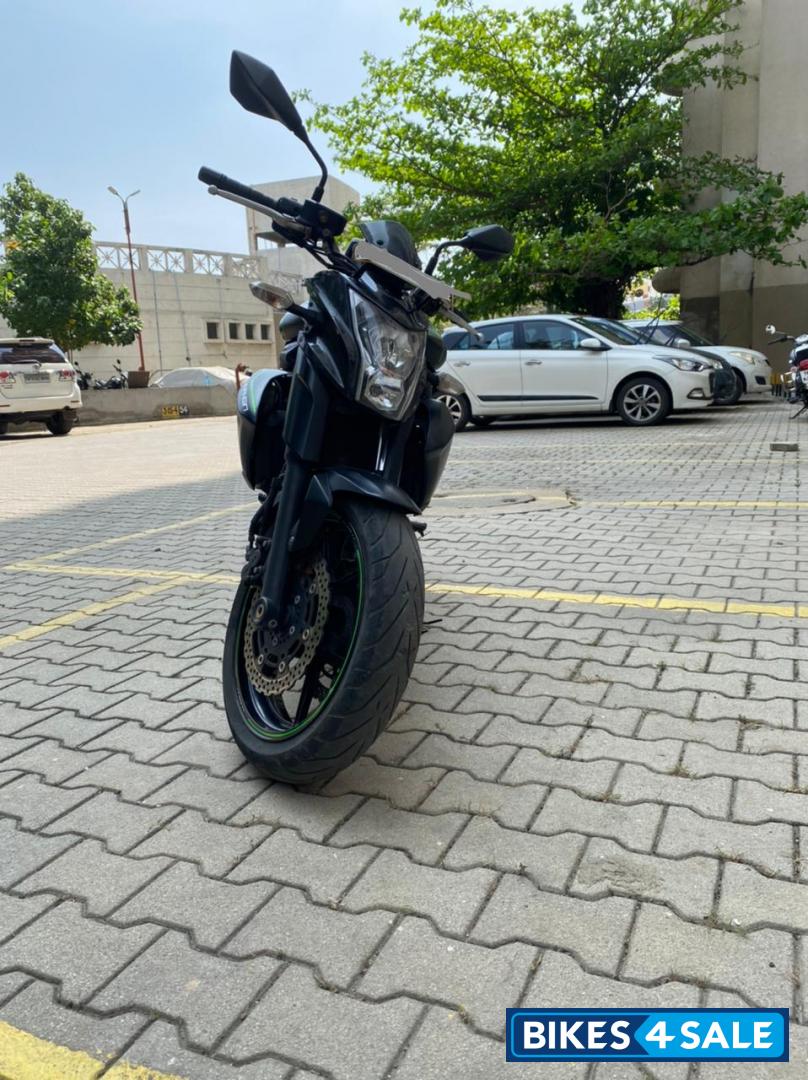 Black/grey Kawasaki ER-6n