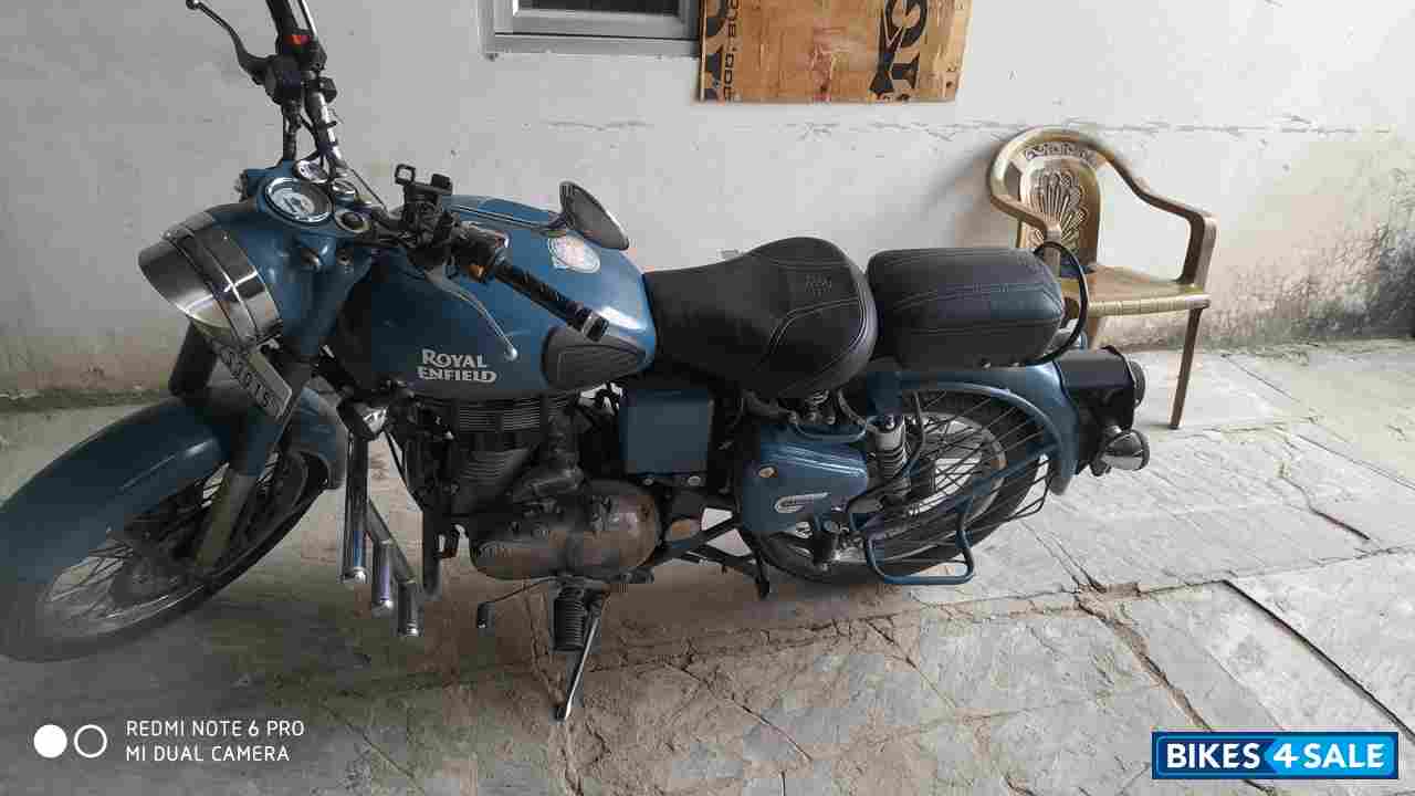 Royal Enfield Classic Squadron Blue