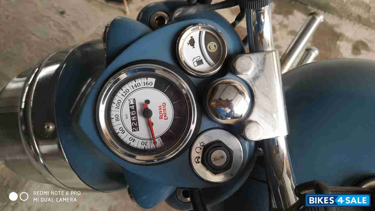 Royal Enfield Classic Squadron Blue