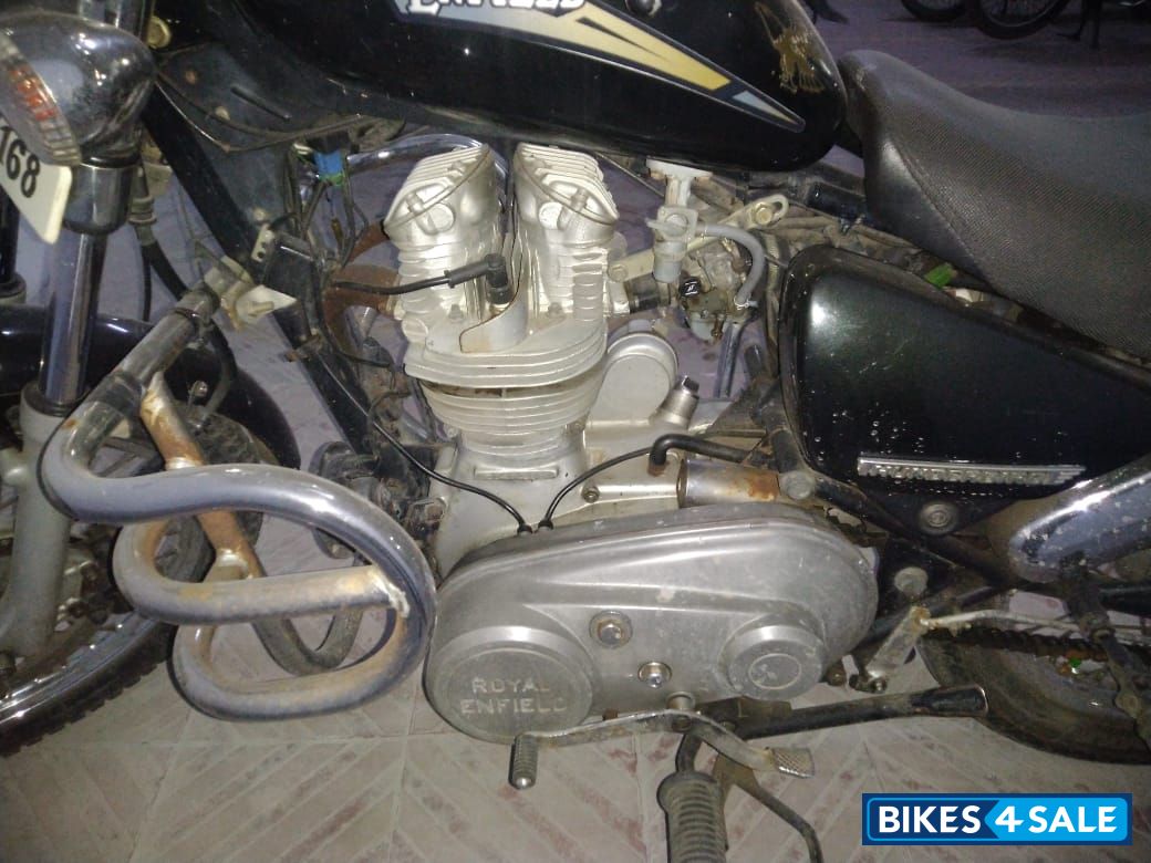 Black Royal Enfield Thunderbird 350