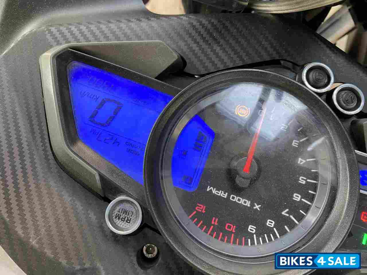 Bajaj Pulsar RS 200 ABS