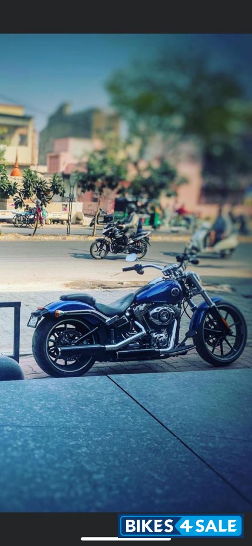 Harley Davidson Breakout