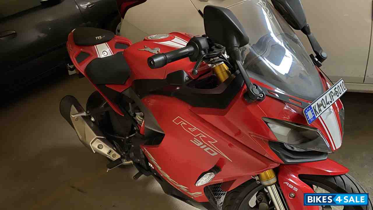 Red TVS Apache RR 310
