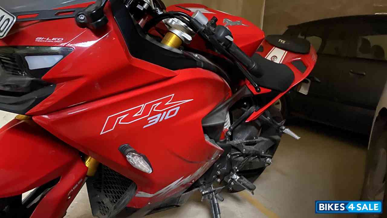 Red TVS Apache RR 310