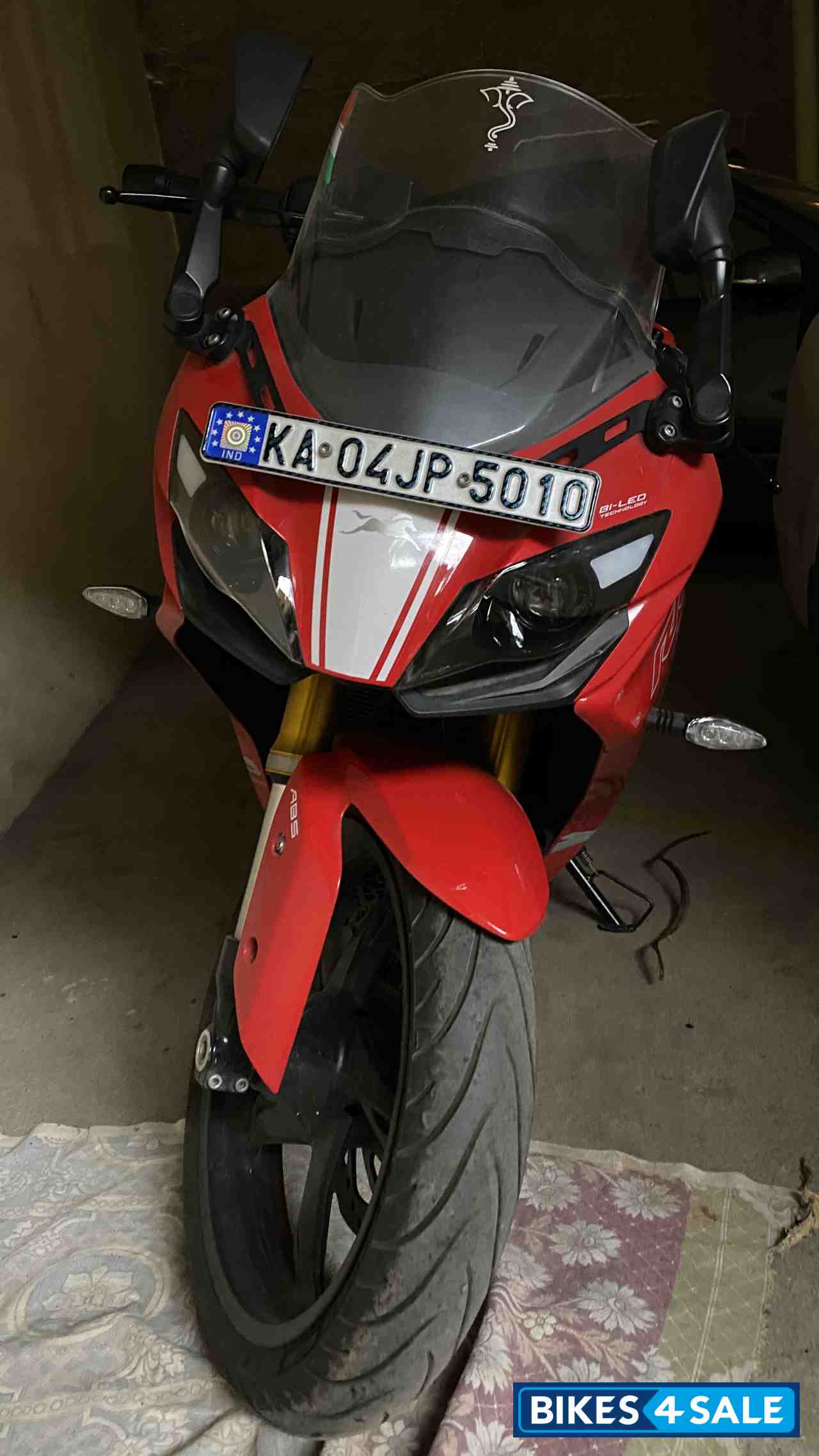 Red TVS Apache RR 310