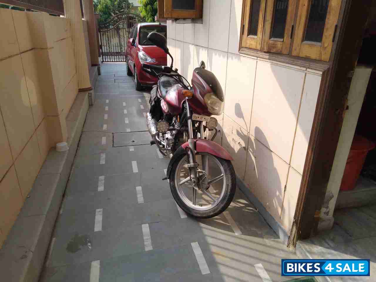 Red Bajaj Discover DTSi 125