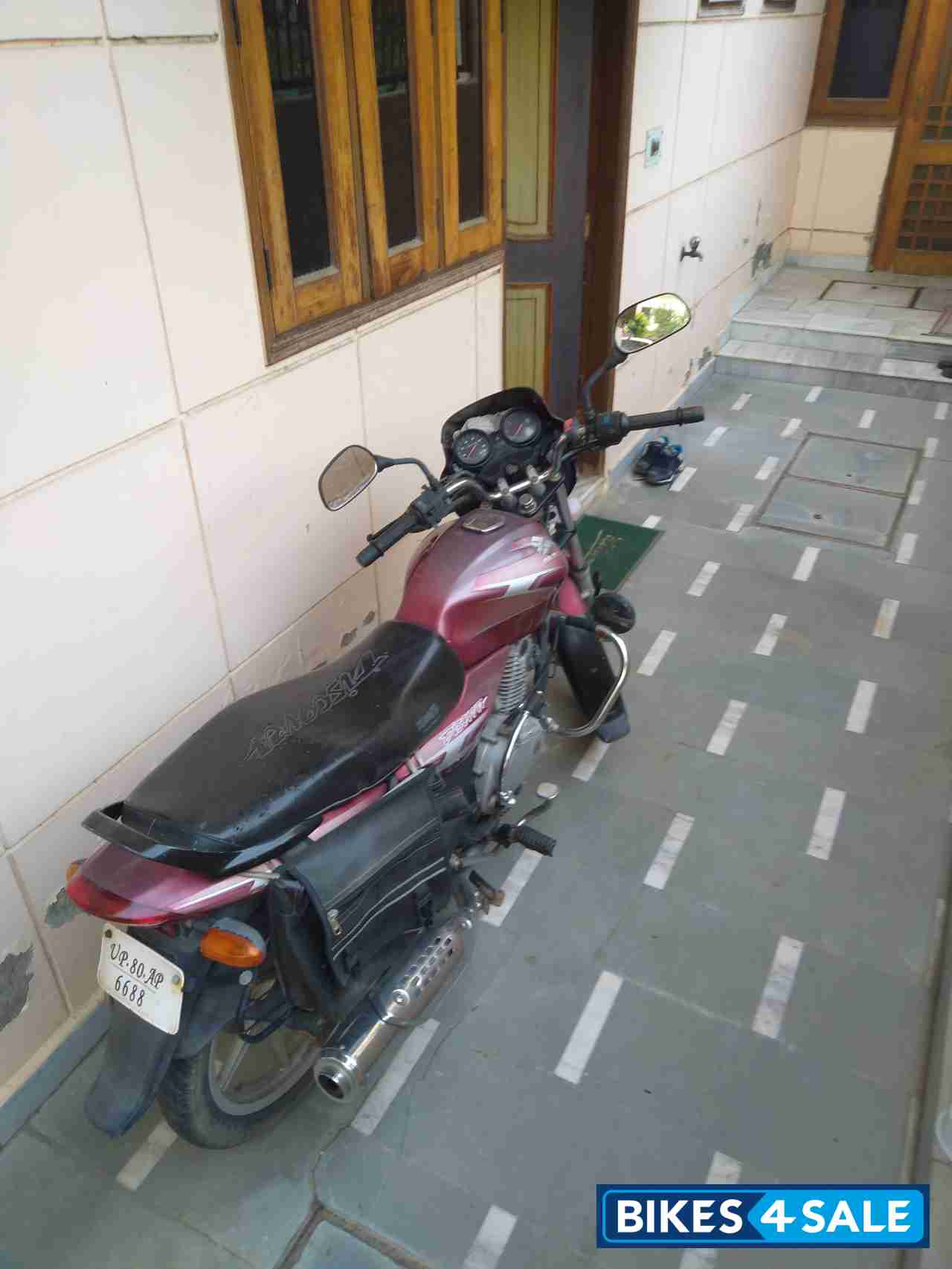 Red Bajaj Discover DTSi 125