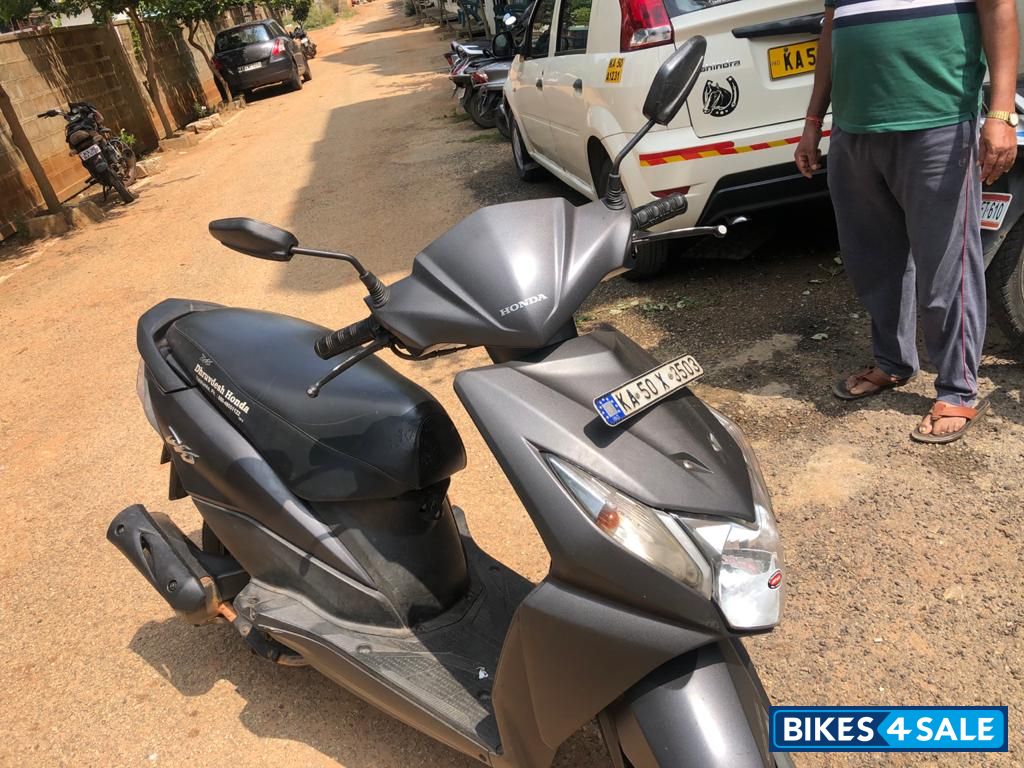 Black Honda Dio
