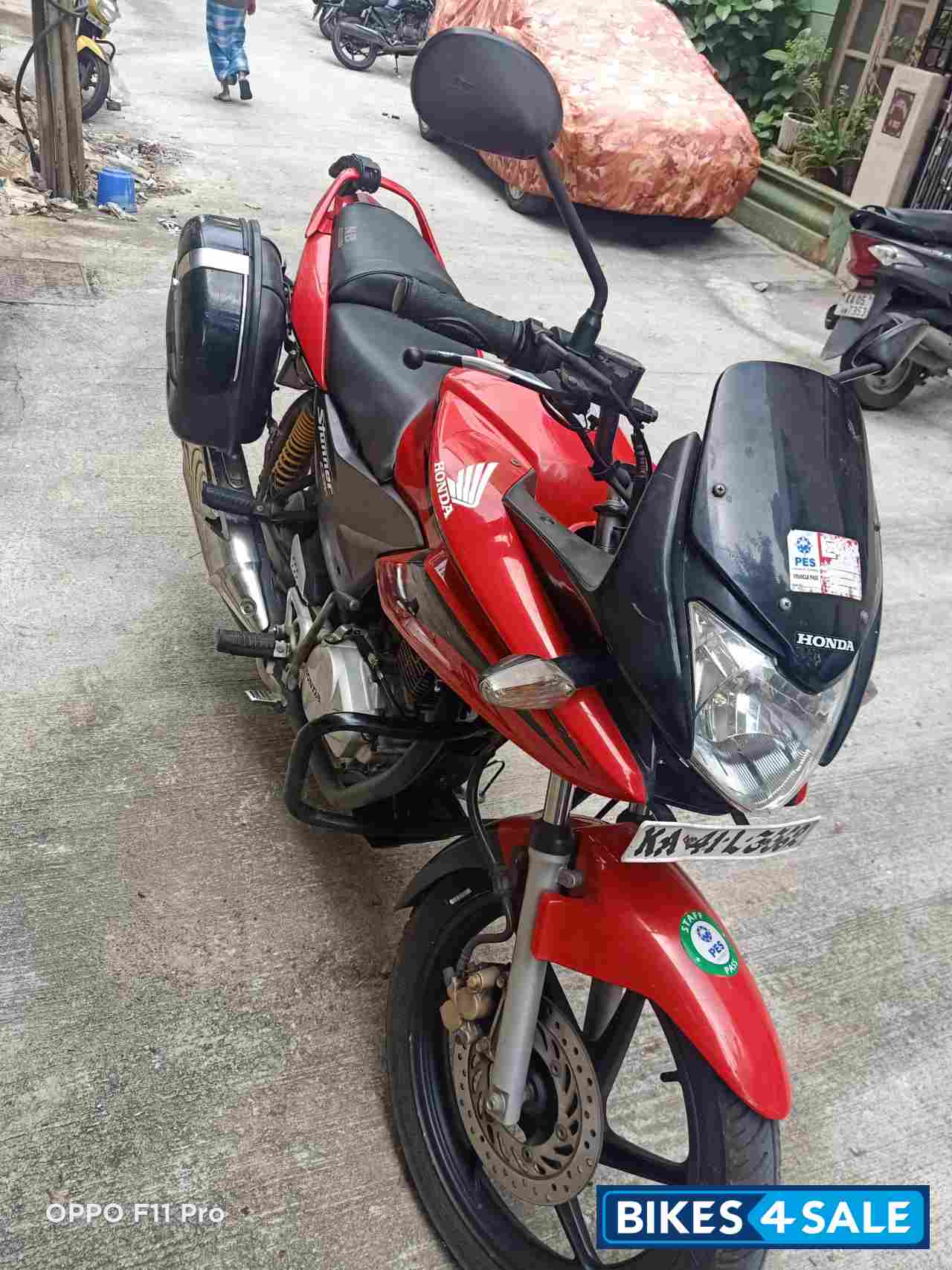 Red Honda CBF Stunner