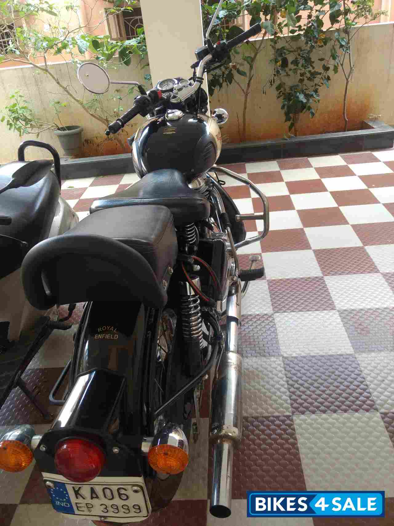 Black Royal Enfield Classic 350