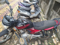 Black Red Yamaha YBR 110