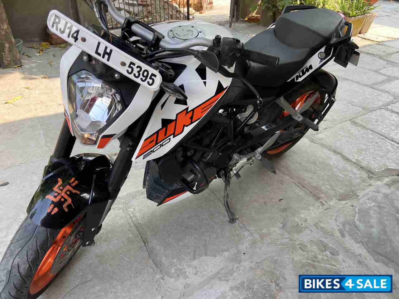 Used 2018 model KTM Duke 200 for sale in Jaipur. ID 290137. White