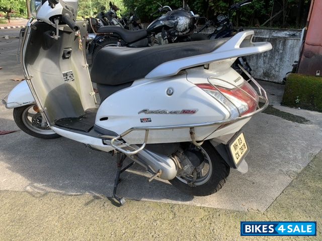 White Honda Activa 125