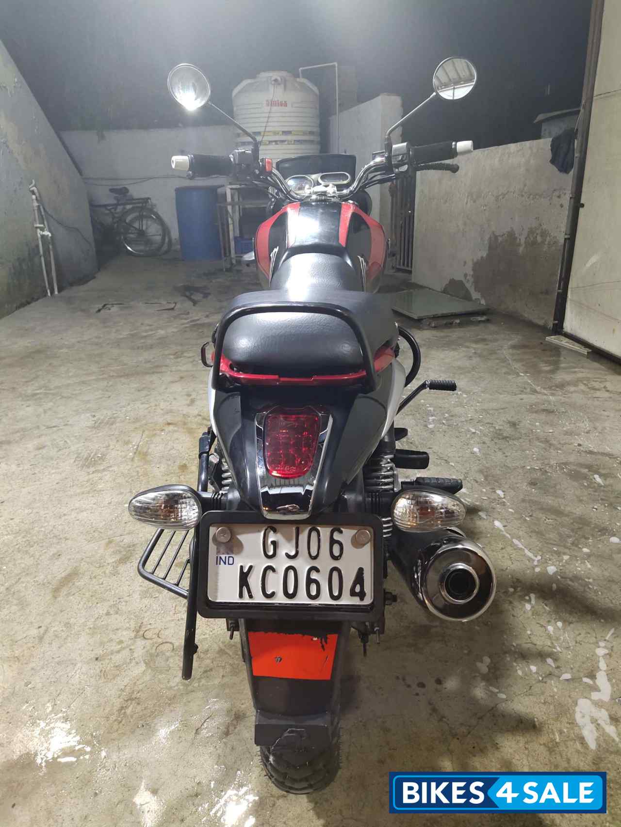 bajaj v15 red colour