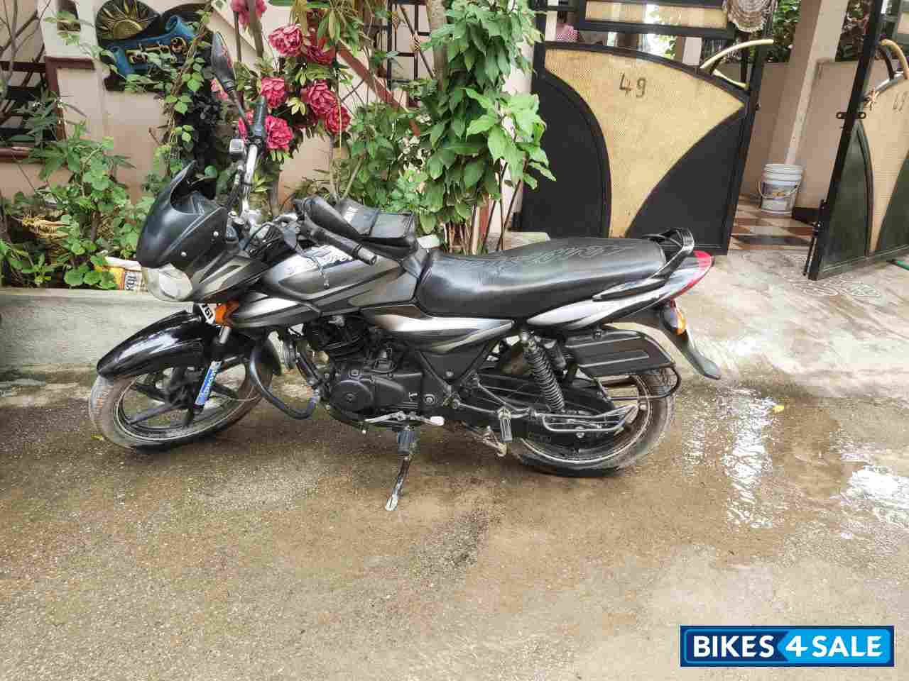 Bajaj Discover DTSi 135