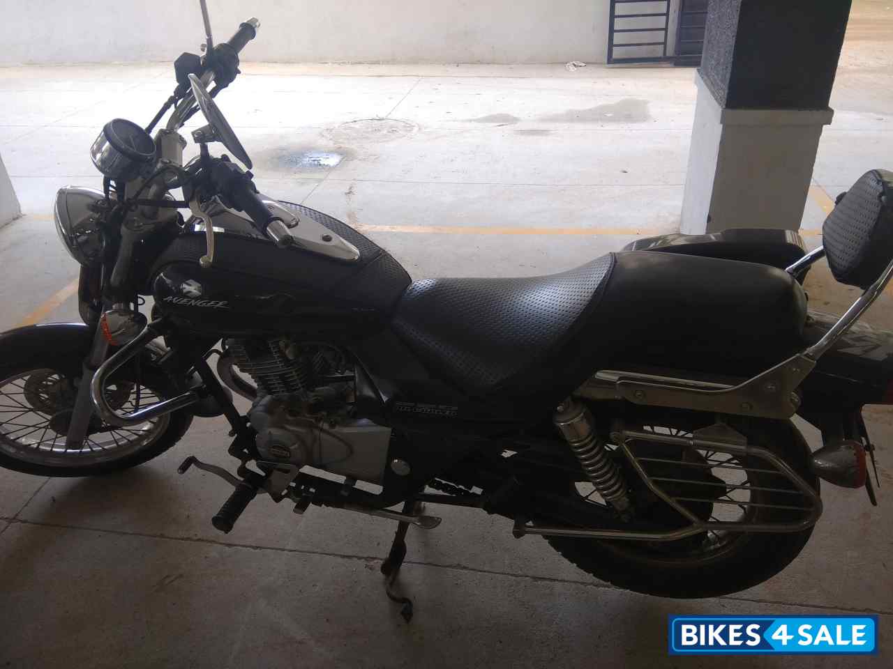 Bajaj Avenger 220 DTS-i Bajaj Avenger 220 DTS-i