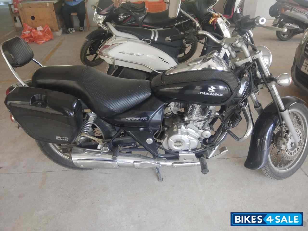 Bajaj Avenger 220 DTS-i Bajaj Avenger 220 DTS-i