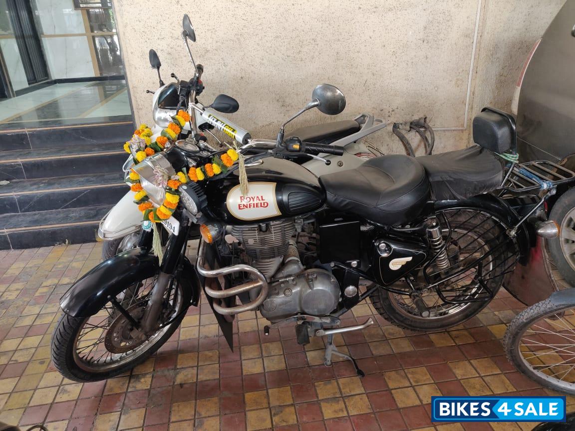 Black Royal Enfield Classic 350