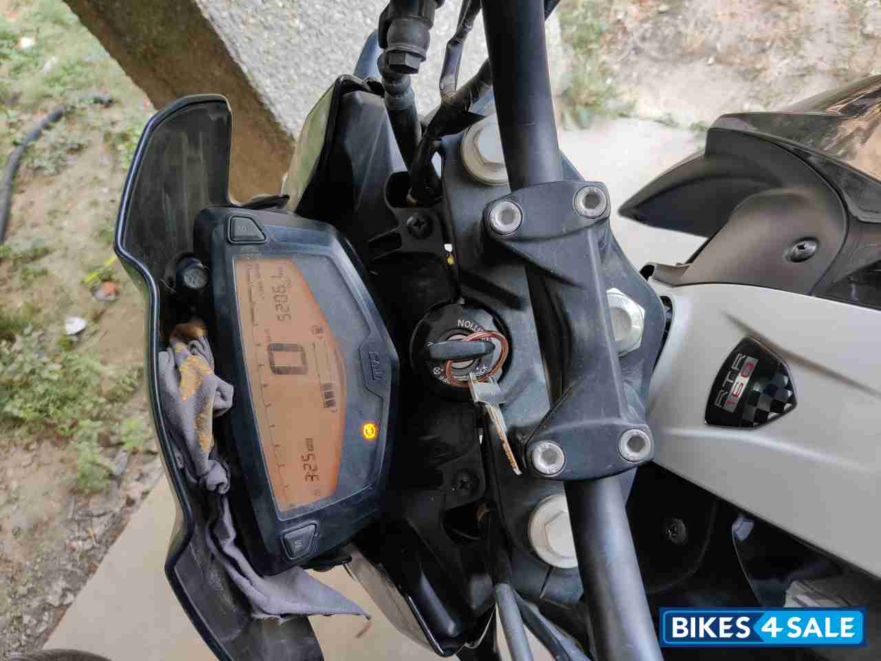 Black TVS Apache RTR 160 4V