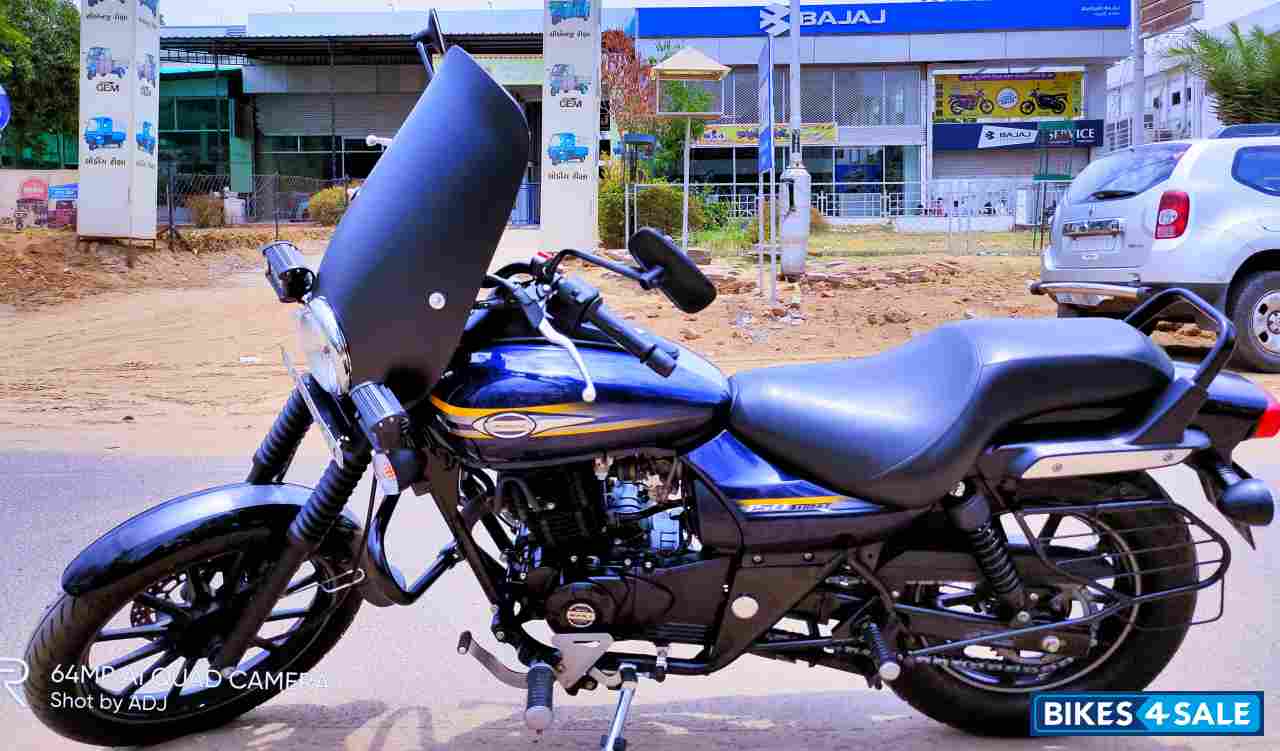 Blue Bajaj Avenger Street 150