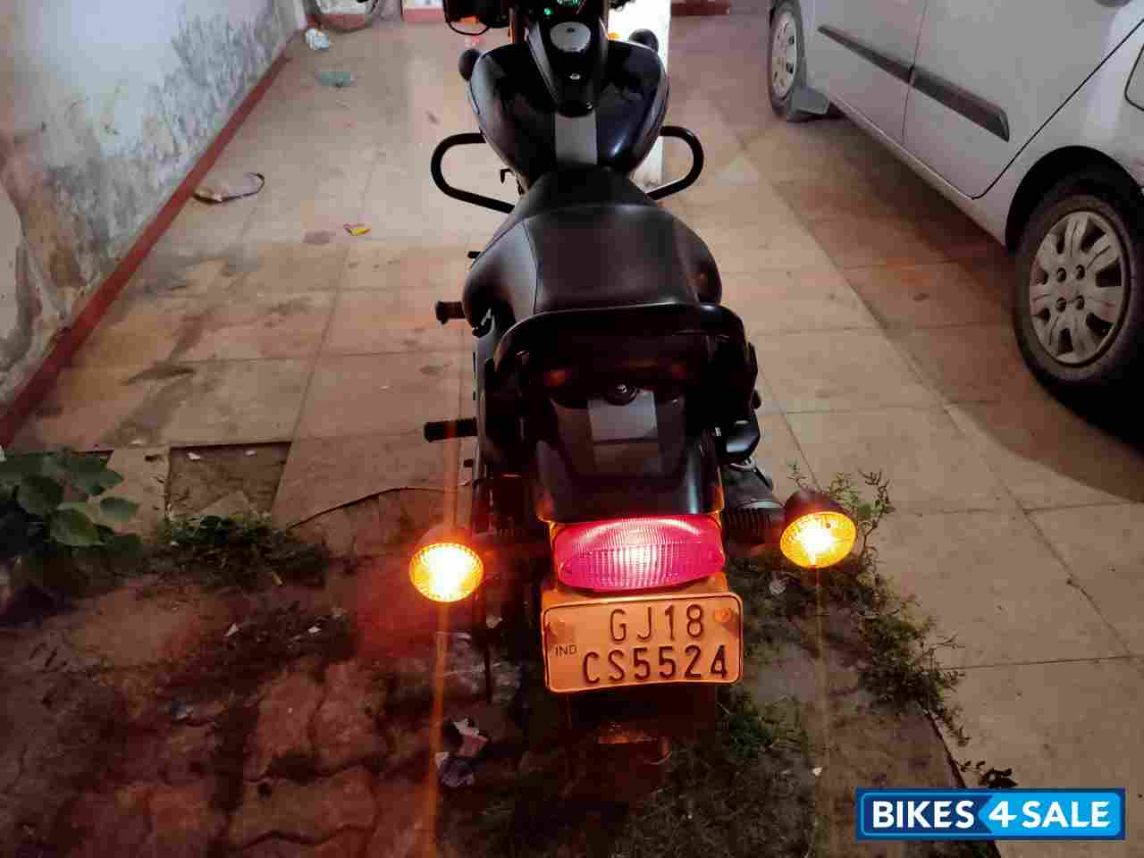 Blue Bajaj Avenger Street 150