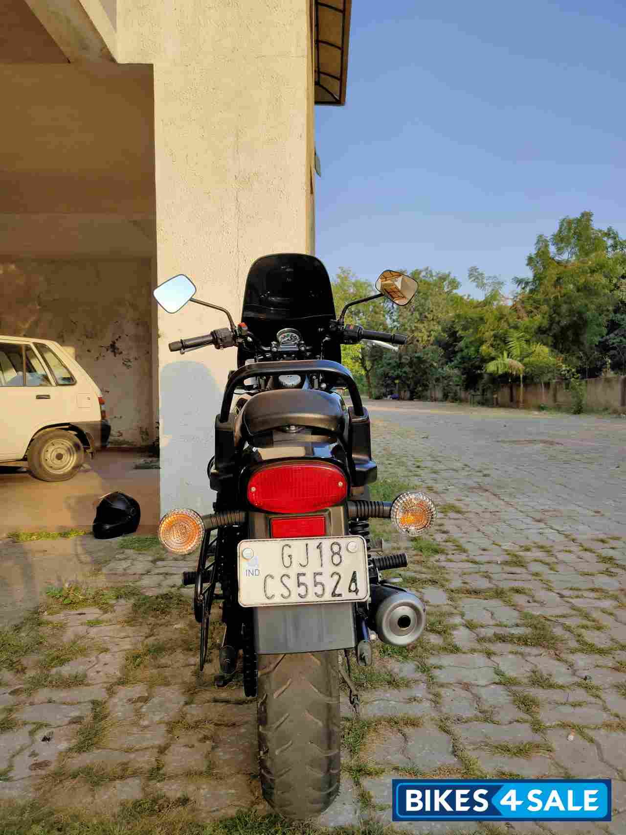 Blue Bajaj Avenger Street 150