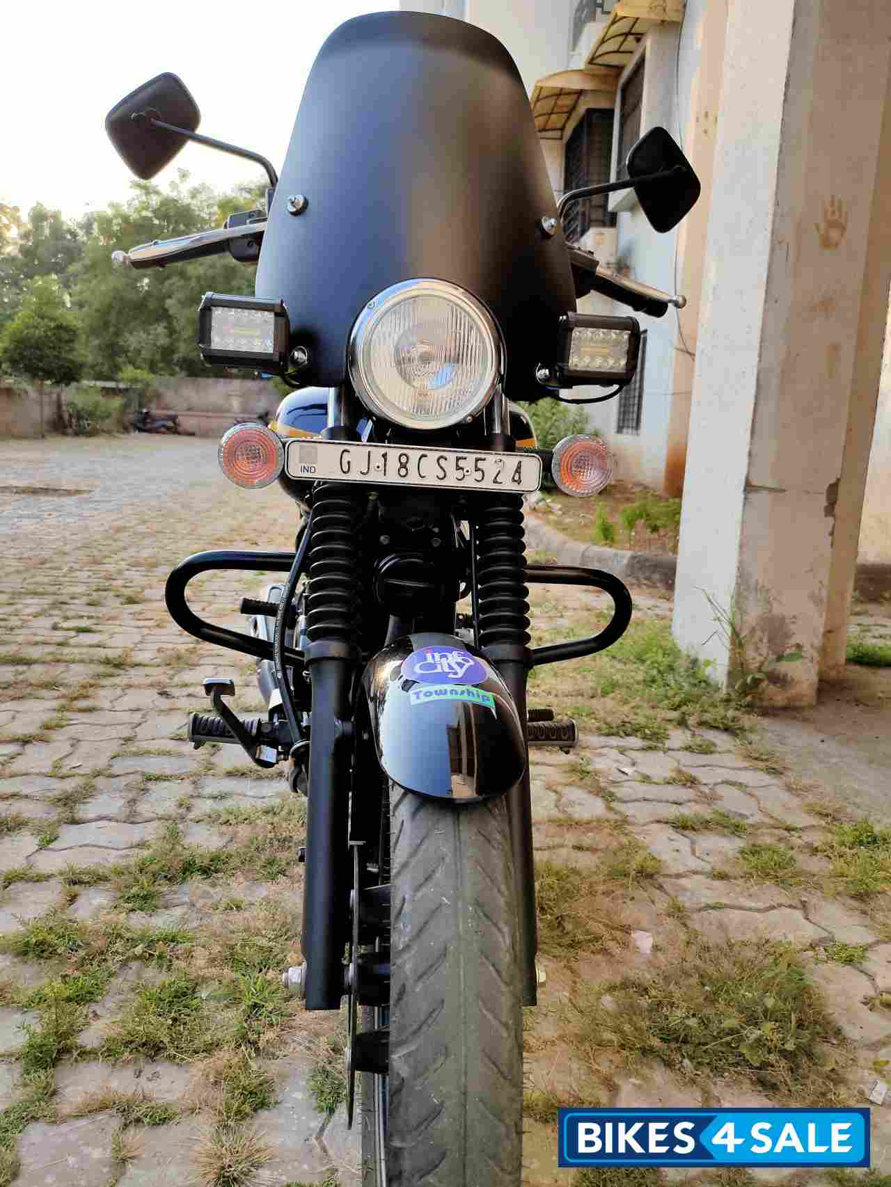 Roadster 1200 Moustache Type Engine Guard/ Crash Guard, 47 OFF