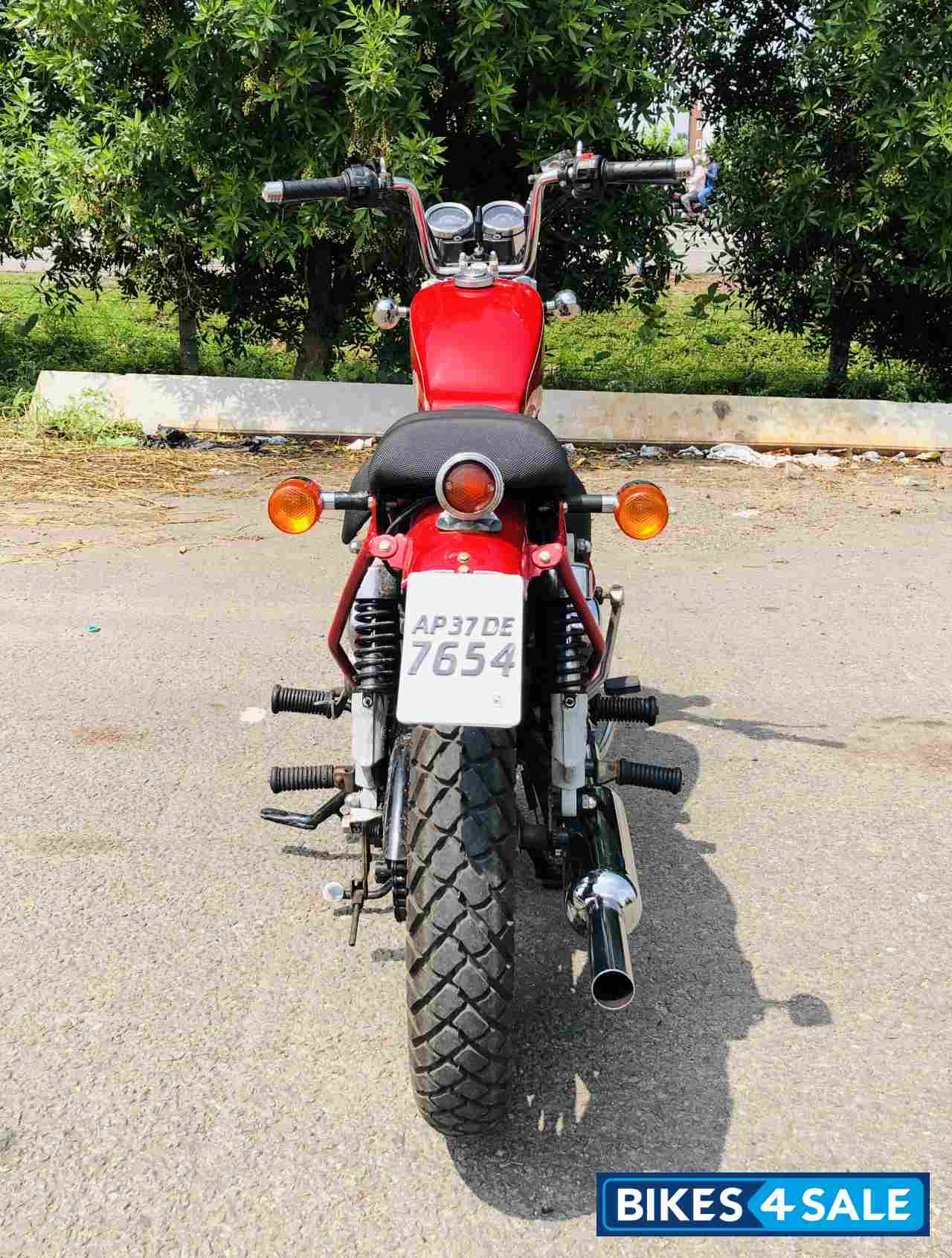 Red Royal Enfield Thunderbird 350 Red Royal Enfield Thunderbird 350
