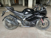 Black Yamaha YZF R15 V2