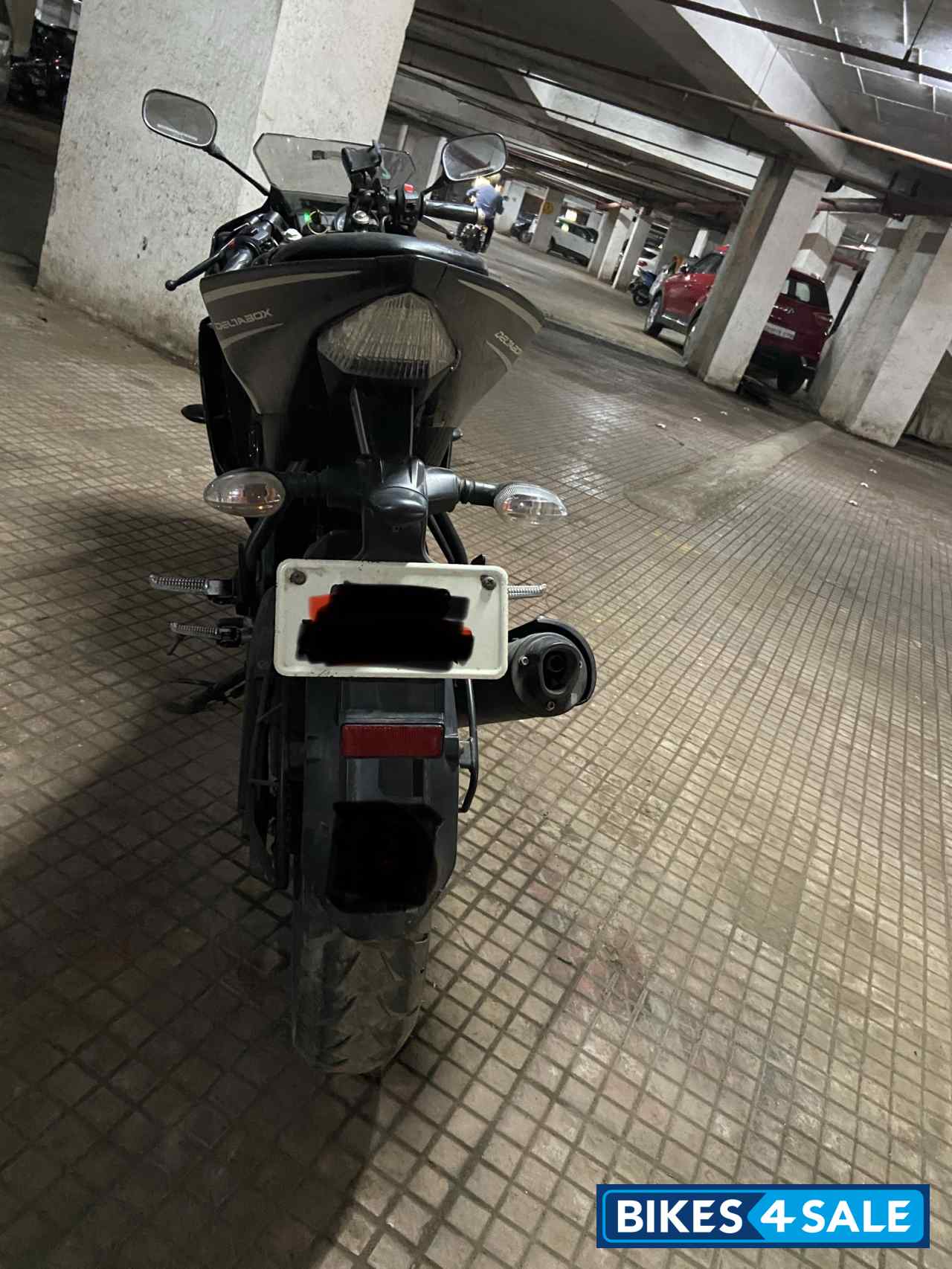 Black Yamaha YZF R15 V2