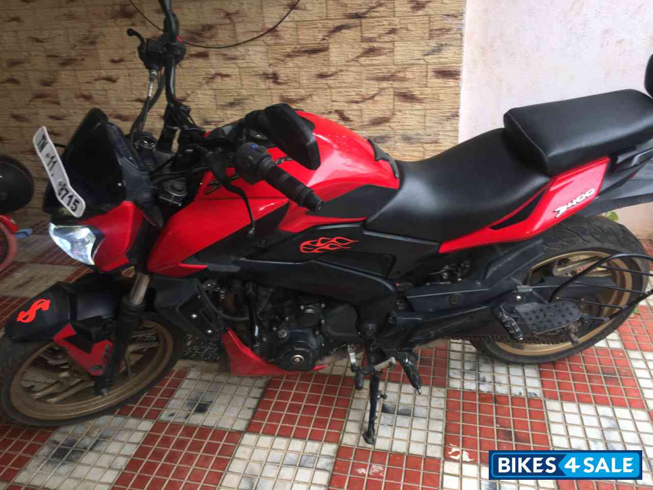 Red Bajaj Dominar 400 Disc