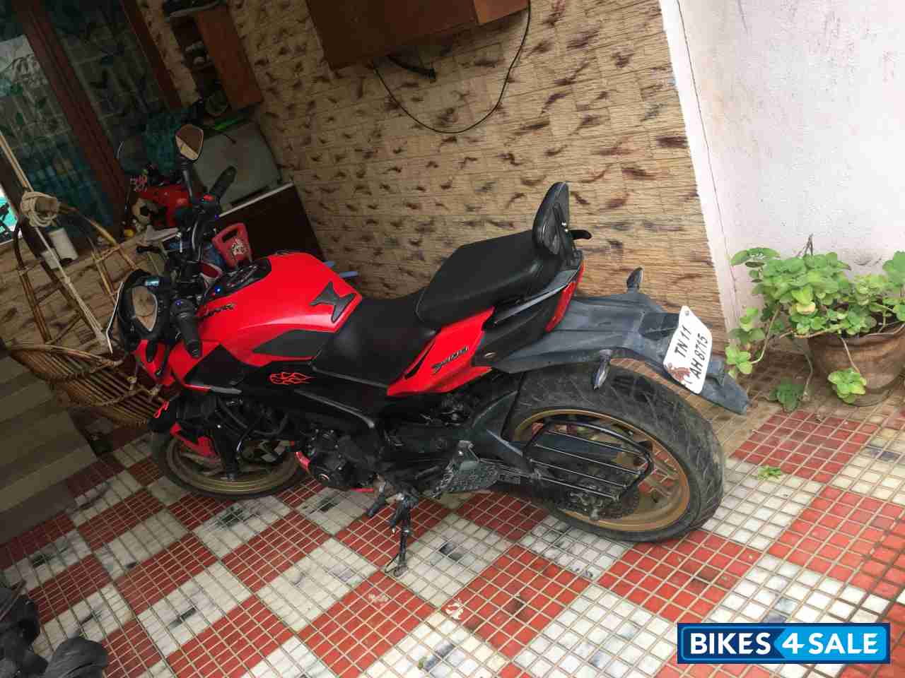 Red Bajaj Dominar 400 Disc Red Bajaj Dominar 400 Disc