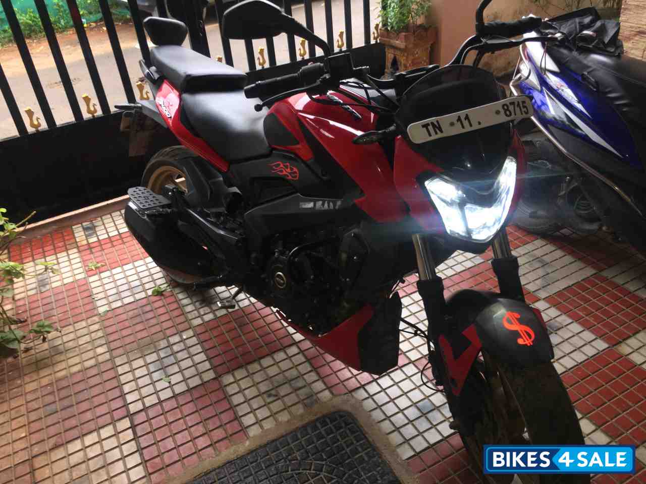 Red Bajaj Dominar 400 Disc Red Bajaj Dominar 400 Disc