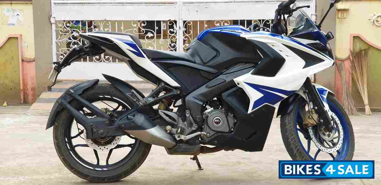 Bajaj Pulsar RS 200 ABS