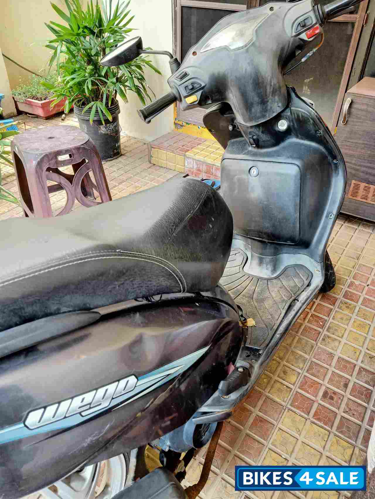 Grey TVS Wego